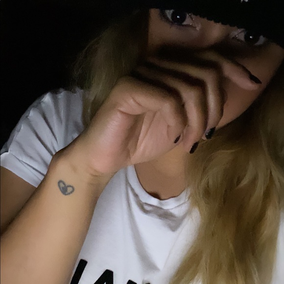 Meet your Posher, Amarai - Picture 1 of 1